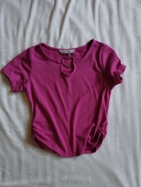 Fuchsia Ribbed Heart-Detail Short Sleeve Top